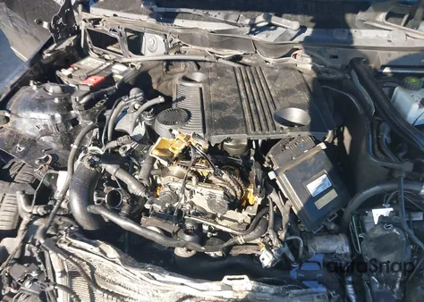 2013 Mercedes-Benz C 250 Luxury/Sport z USA, uszkodzony, nr VIN WDDGF4HBXDR298820